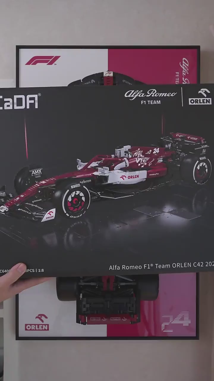CaDA C64005W – Alfa Romeo F1 Team ORLEN C42 1:8 Klemmbausteinset