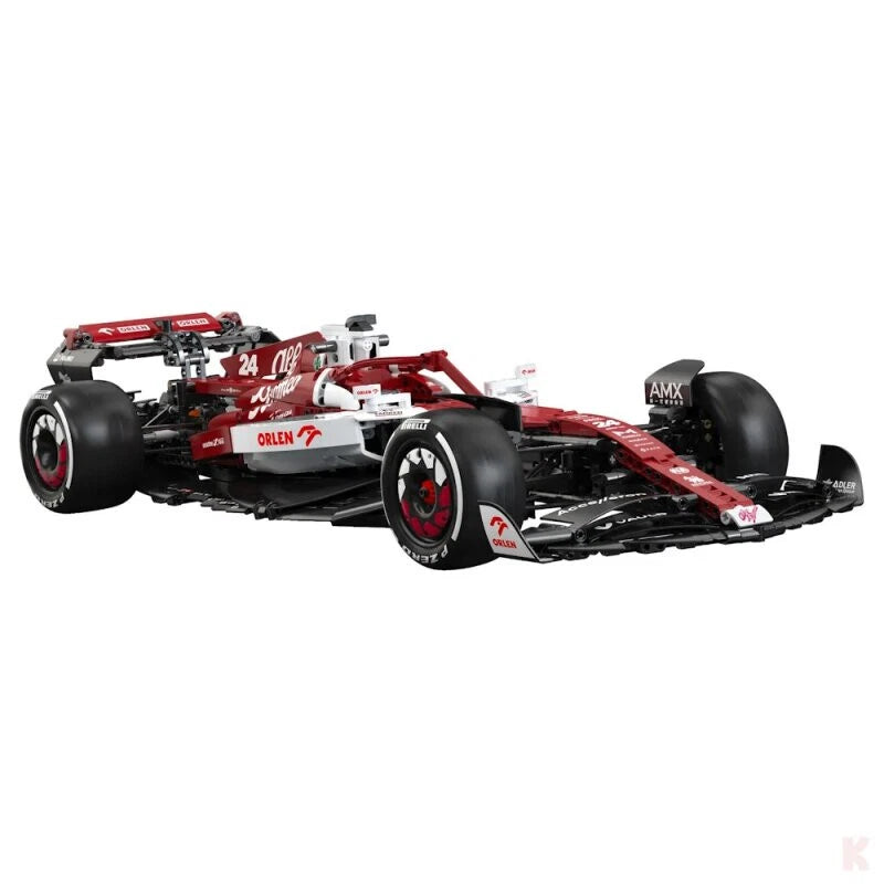 CaDA C64005W – Alfa Romeo F1 Team ORLEN C42 1:8 Klemmbausteinset